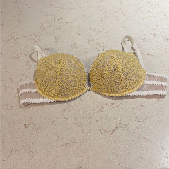 Victoria’s Secret padded demi lace yellow SZ 36C - Picture 1 of 8